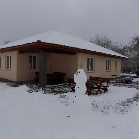 Holiday House Adrelot Hermanicky Exterior photo