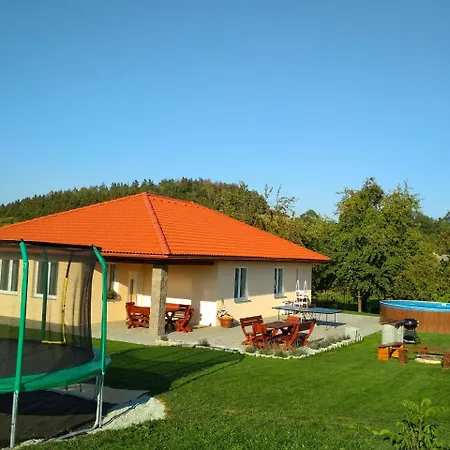 Holiday House Adrelot Hermanicky Exterior photo